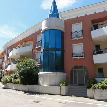 Modern With Terrace Бибионе